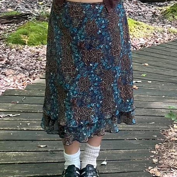 brown and blue midi skirt! size s but very stretchy!!! - Picture 2 of 2
